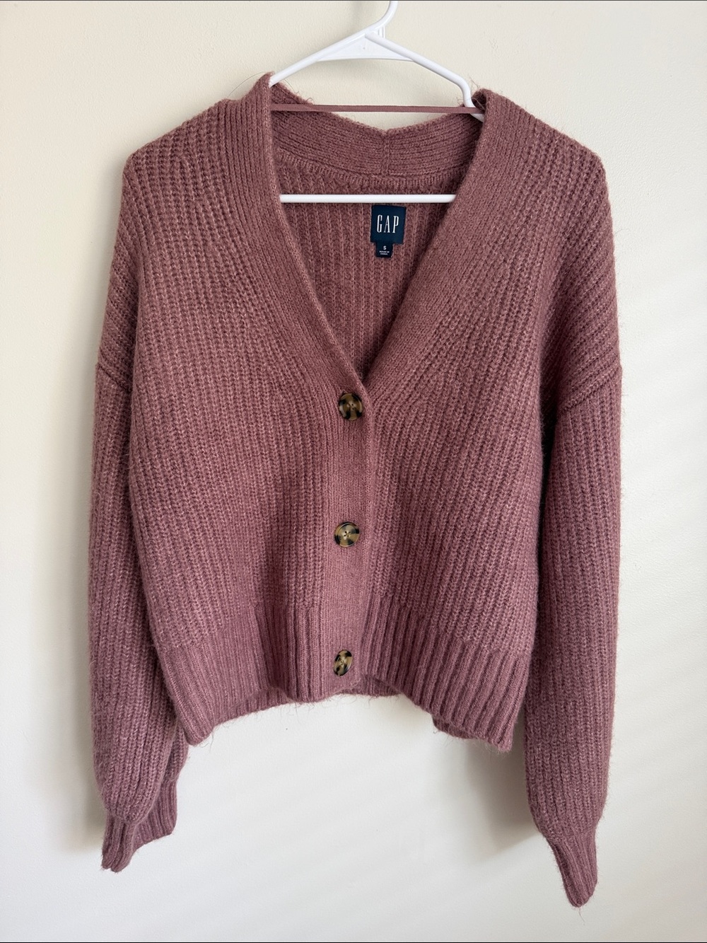 GAP Ribbed Soft V-Neck Cardigan - Dusty Mauve. Size small